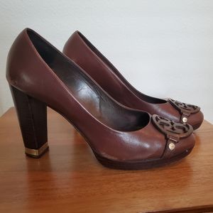 Tori Burch pumps size 10, brown leather